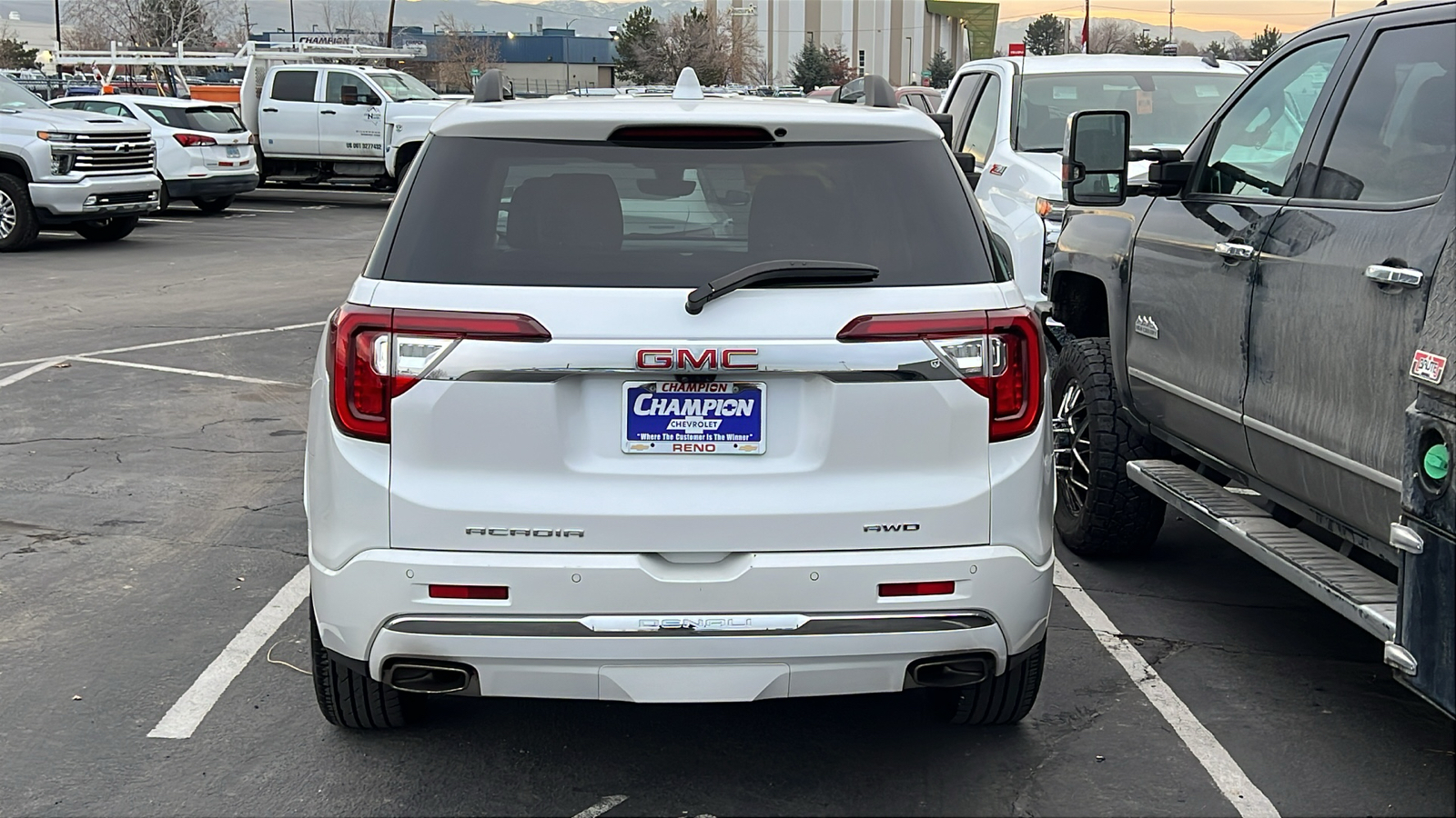 2022 GMC Acadia Denali 3