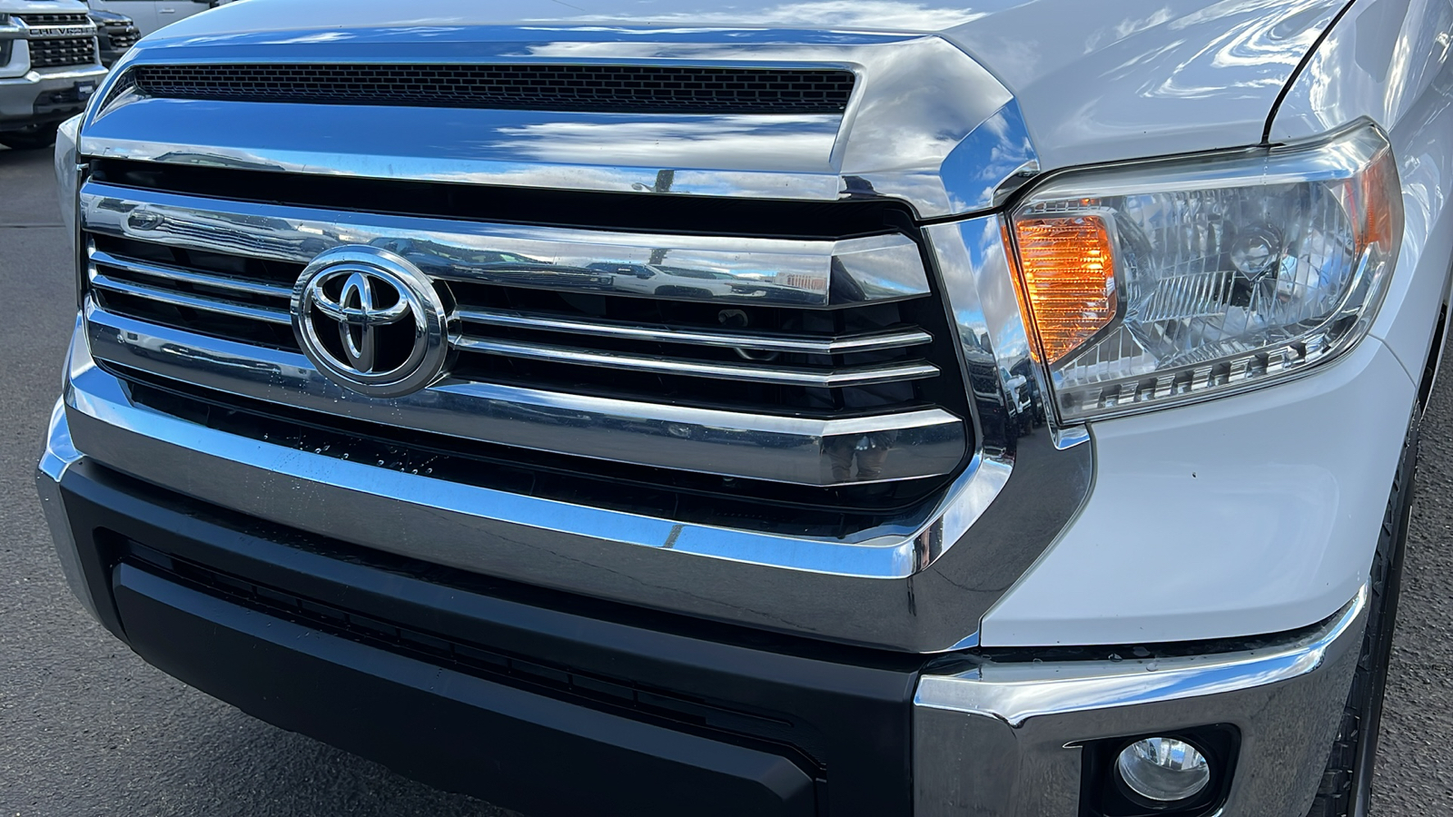 2017 Toyota Tundra 4WD  9