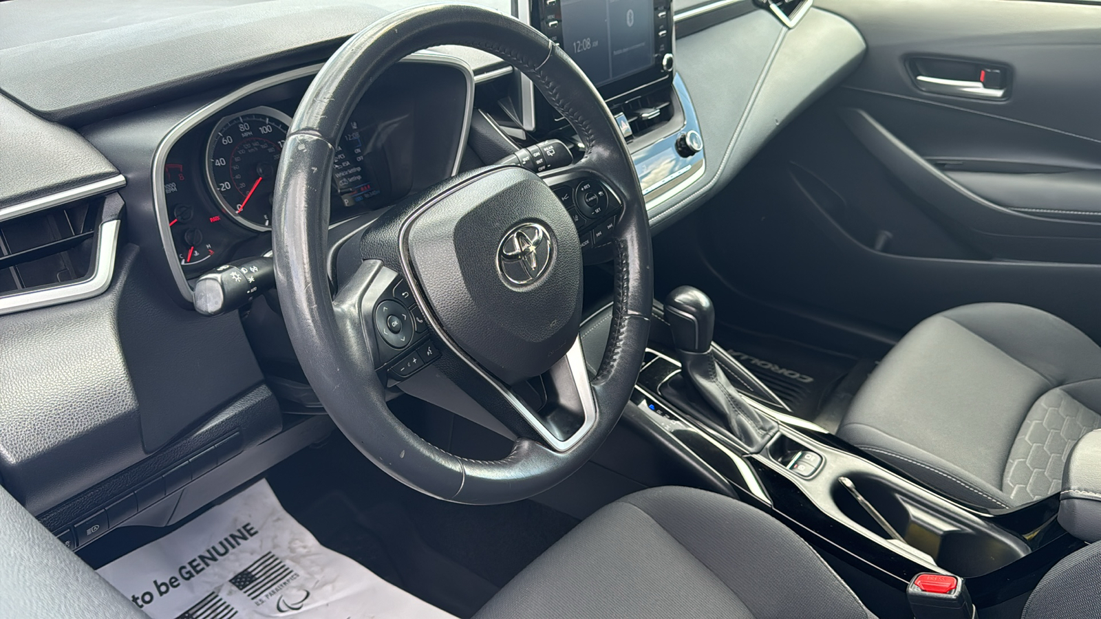 2019 Toyota Corolla Hatchback SE 12