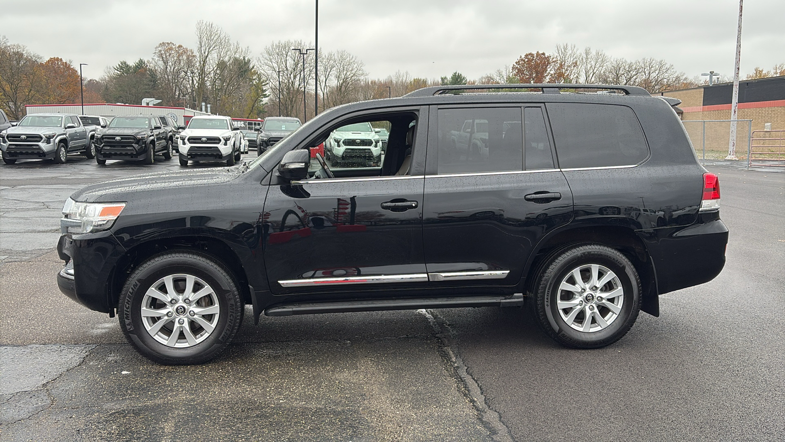 2021 Toyota Land Cruiser 4WD SUV V8 4