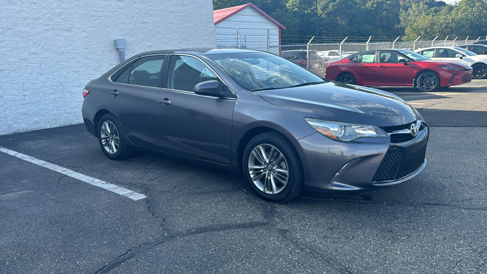 2016 Toyota Camry SE 1