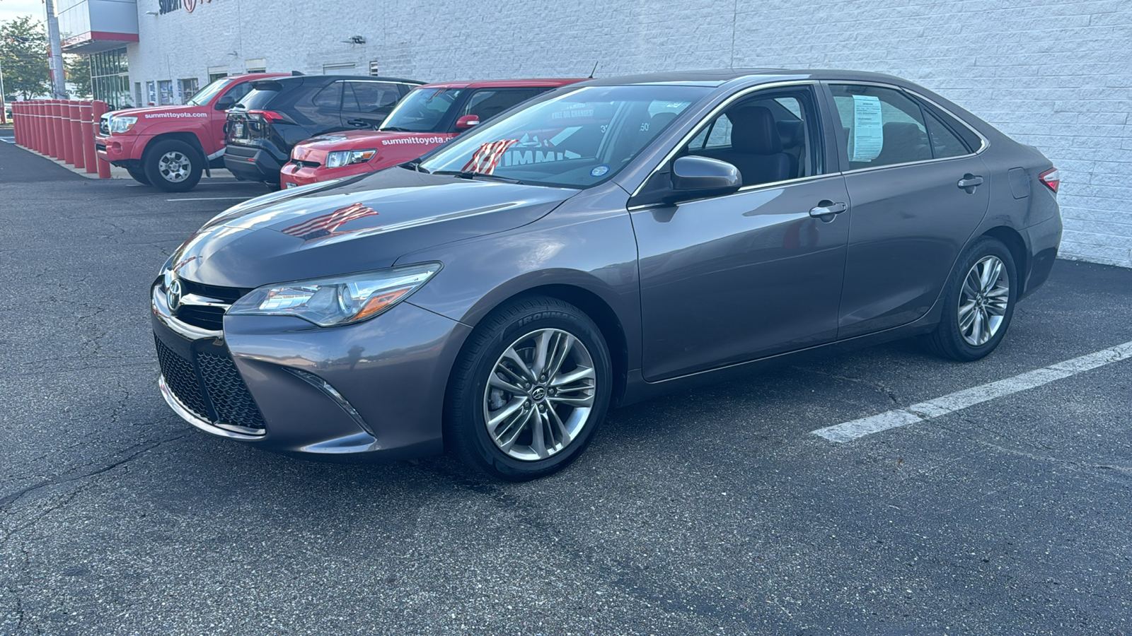 2016 Toyota Camry SE 2