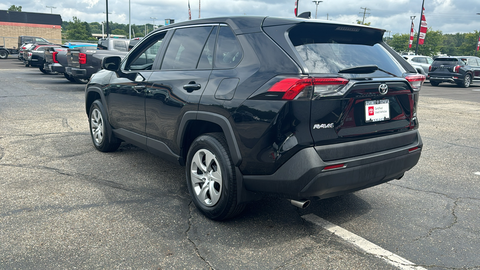 2022 Toyota RAV4 LE 6