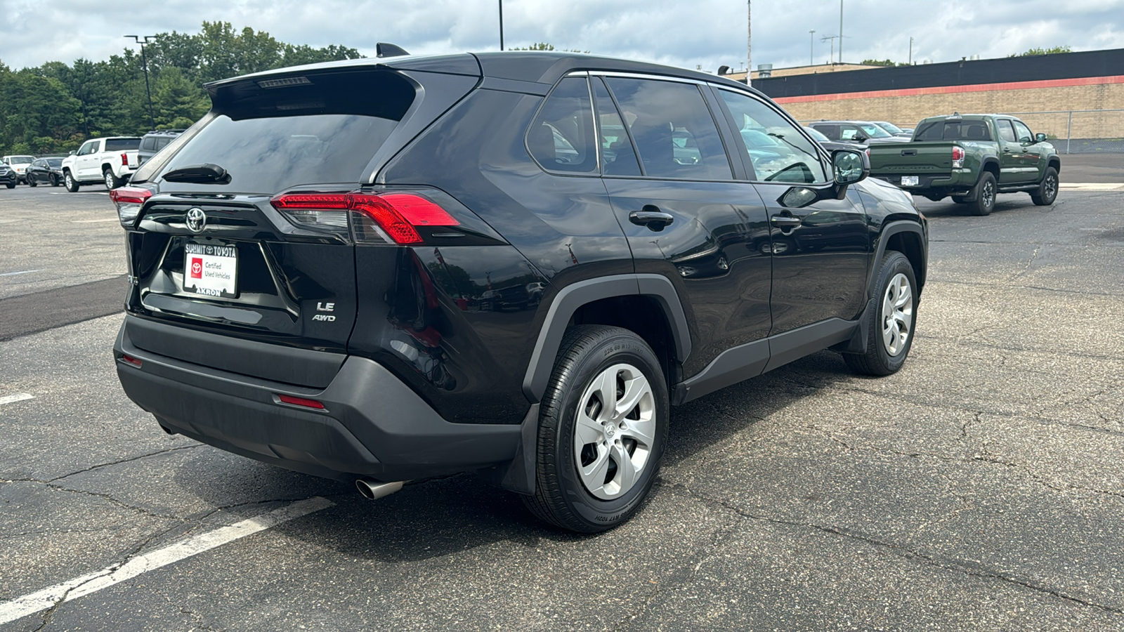 2022 Toyota RAV4 LE 8