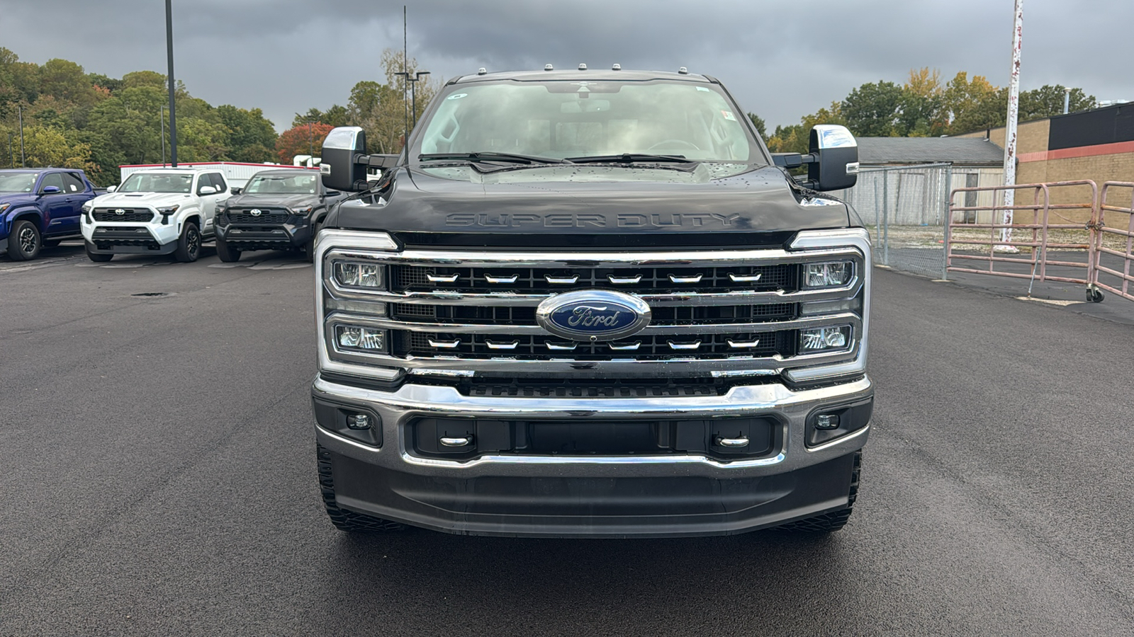 2023 Ford F-350SD Lariat 2