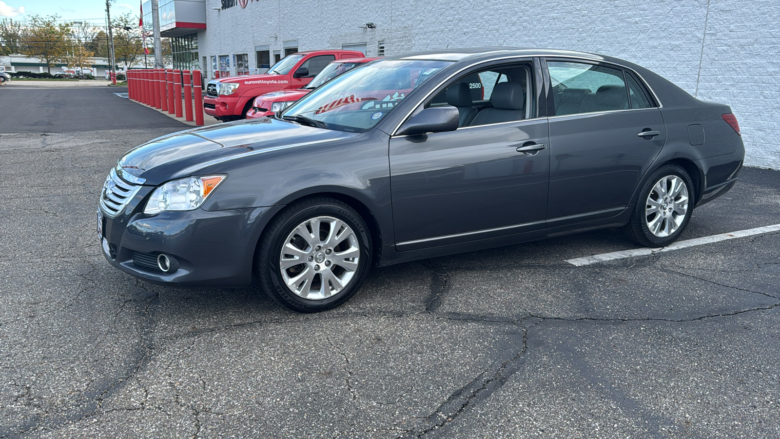 2008 Toyota Avalon XLS 3