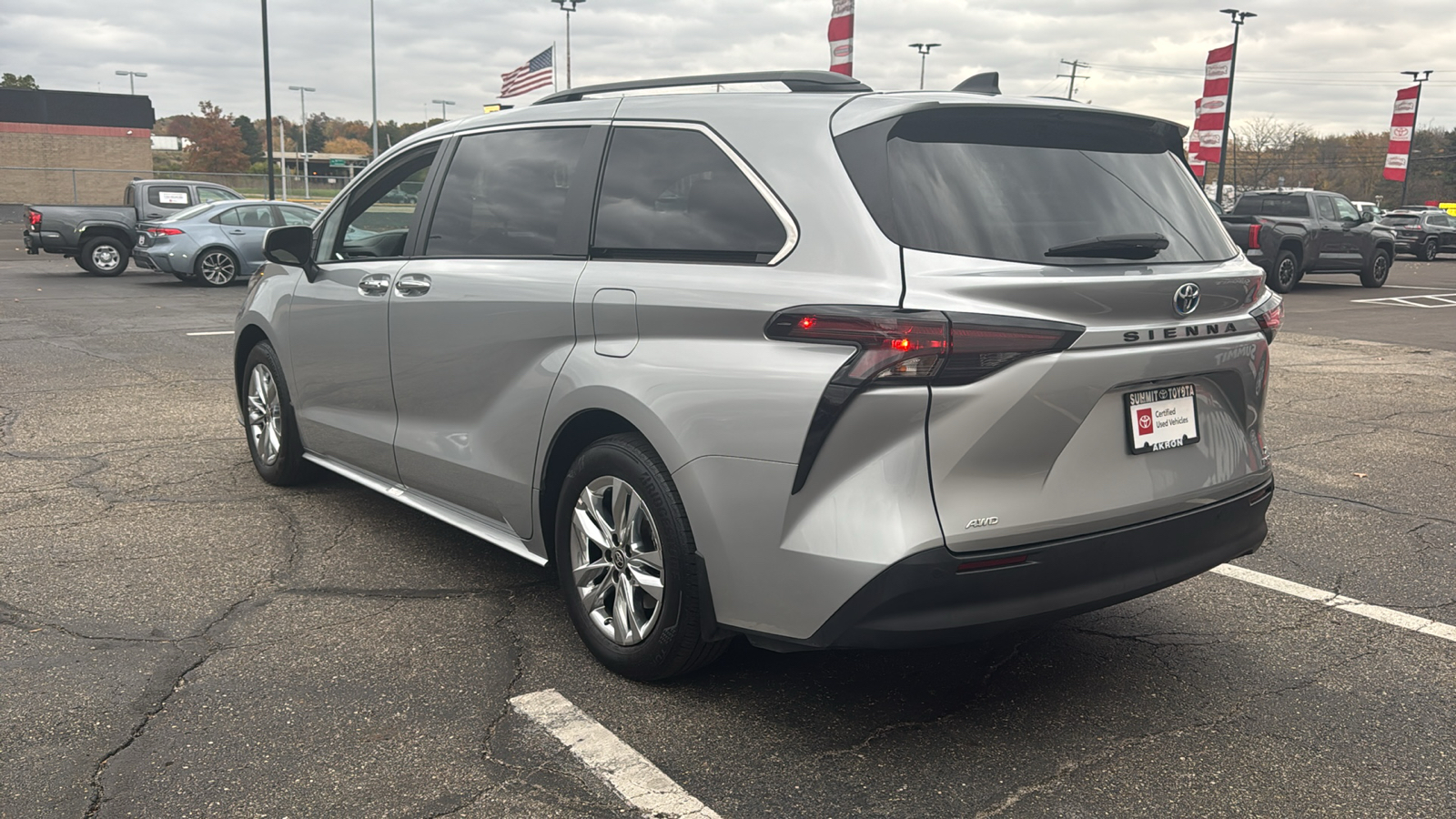 2023 Toyota Sienna XLE 6