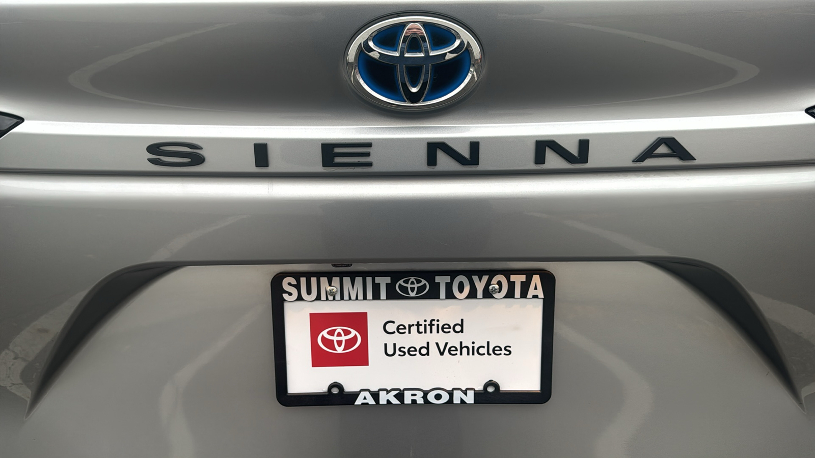 2023 Toyota Sienna XLE 9