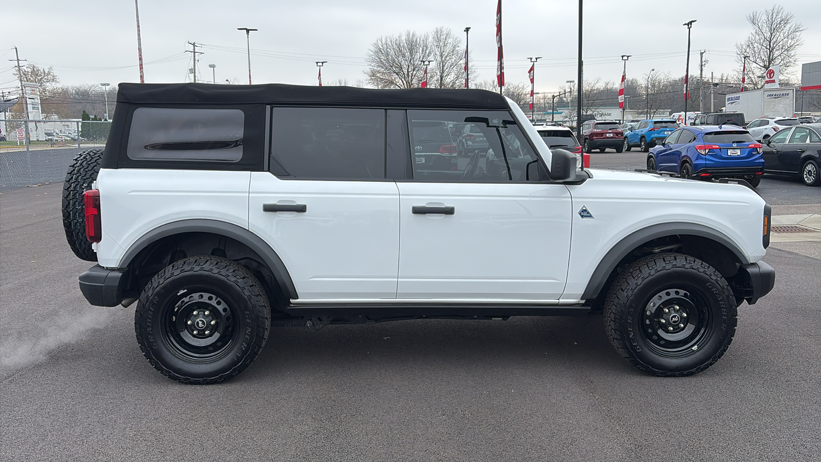 2022 Ford Bronco Black Diamond 9