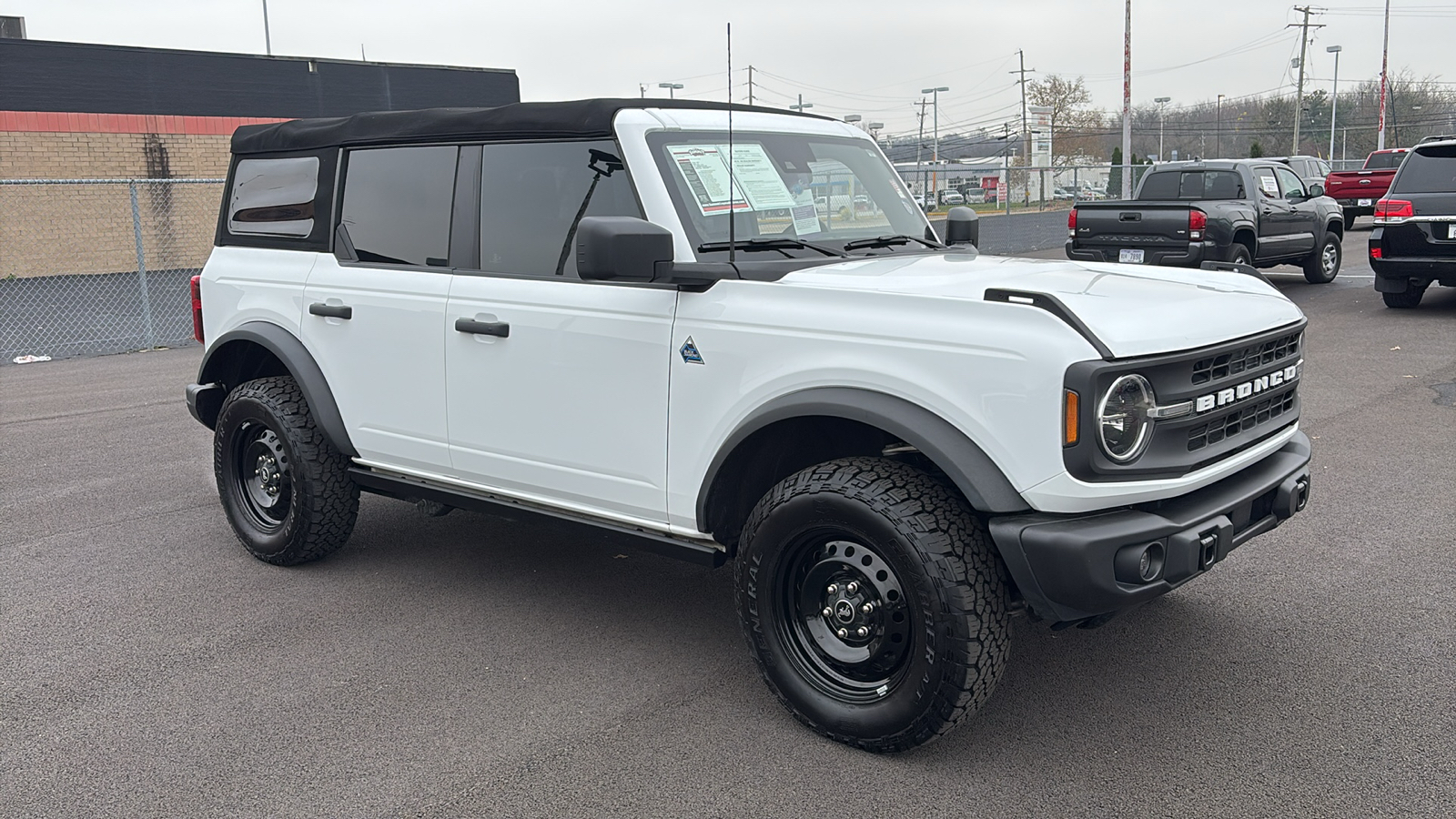 2022 Ford Bronco Black Diamond 10