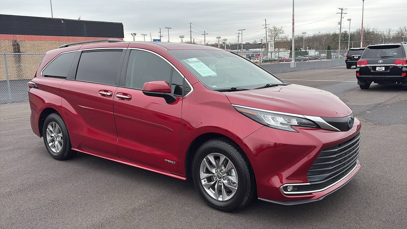 2021 Toyota Sienna XLE 11