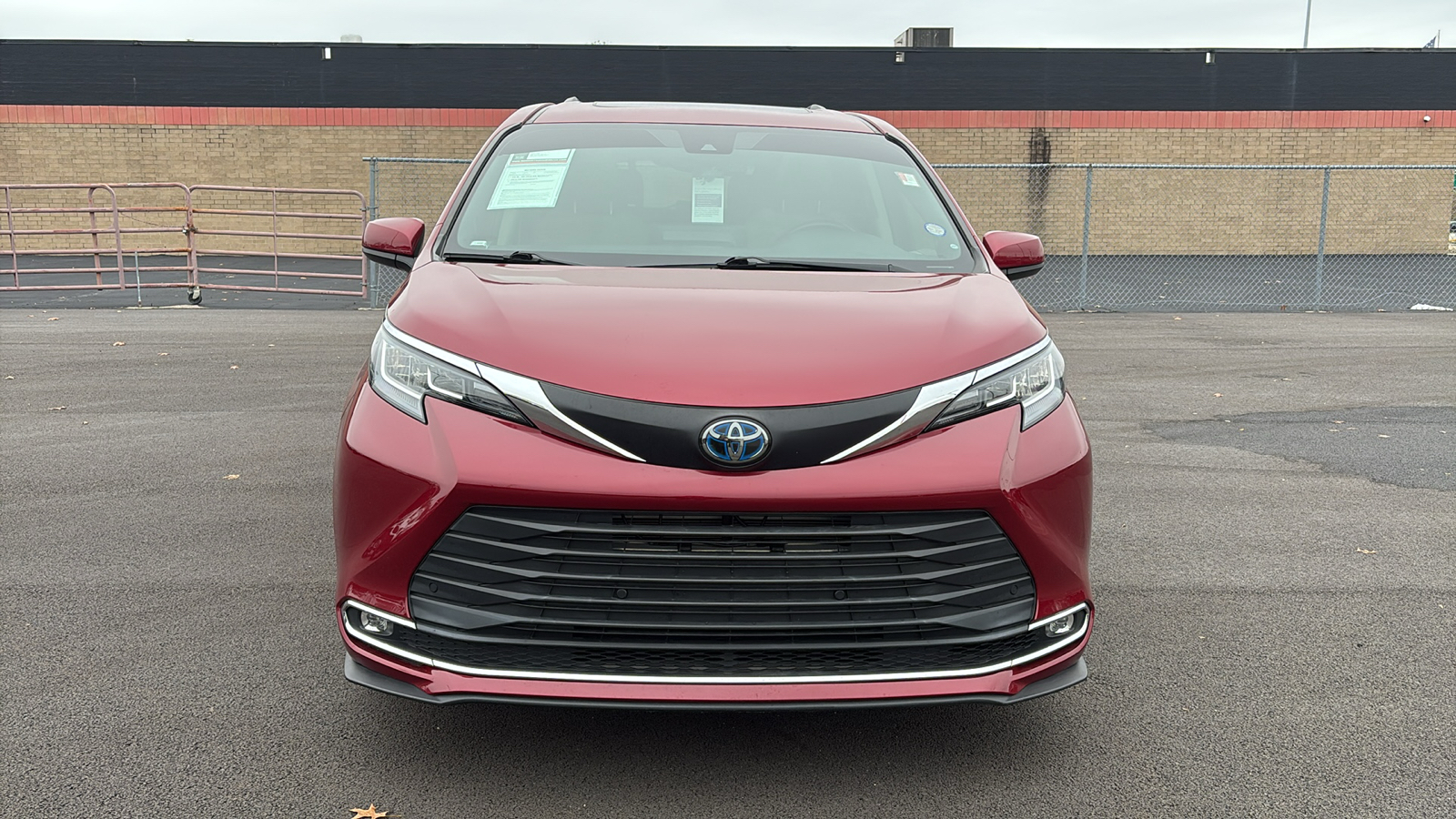 2021 Toyota Sienna XLE 12