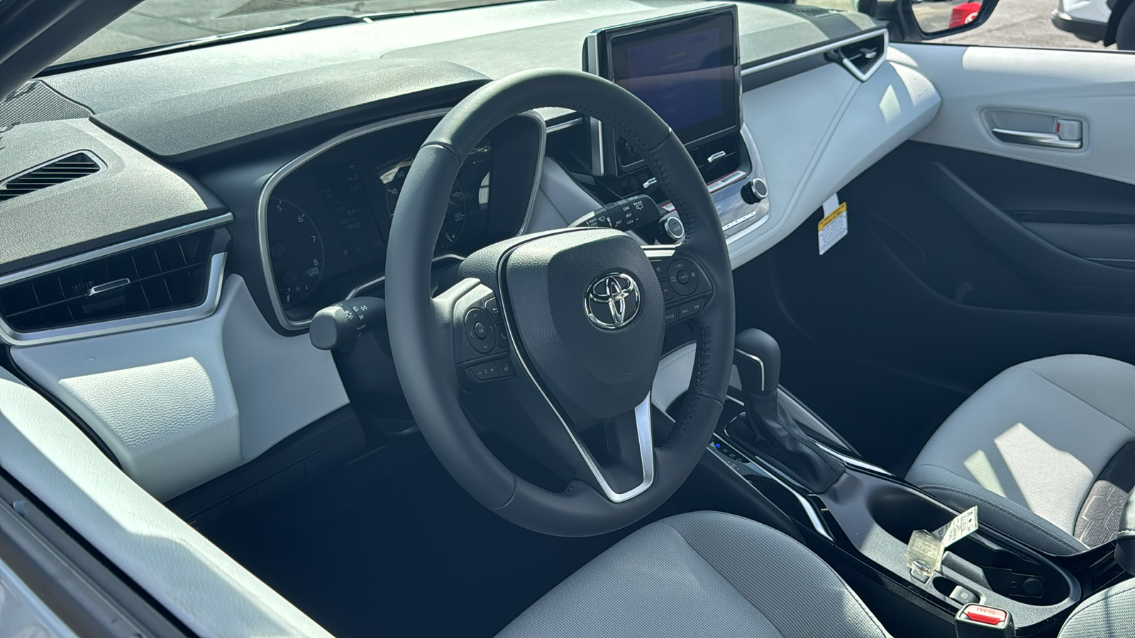 2024 Toyota Corolla Hatchback SE 2