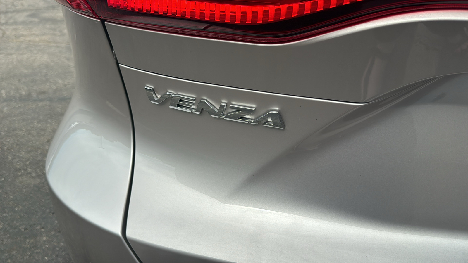 2022 Toyota Venza Limited 10