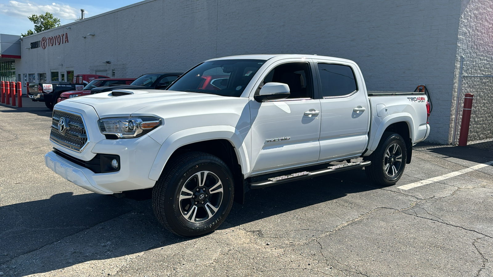 2017 Toyota Tacoma TRD Sport 3