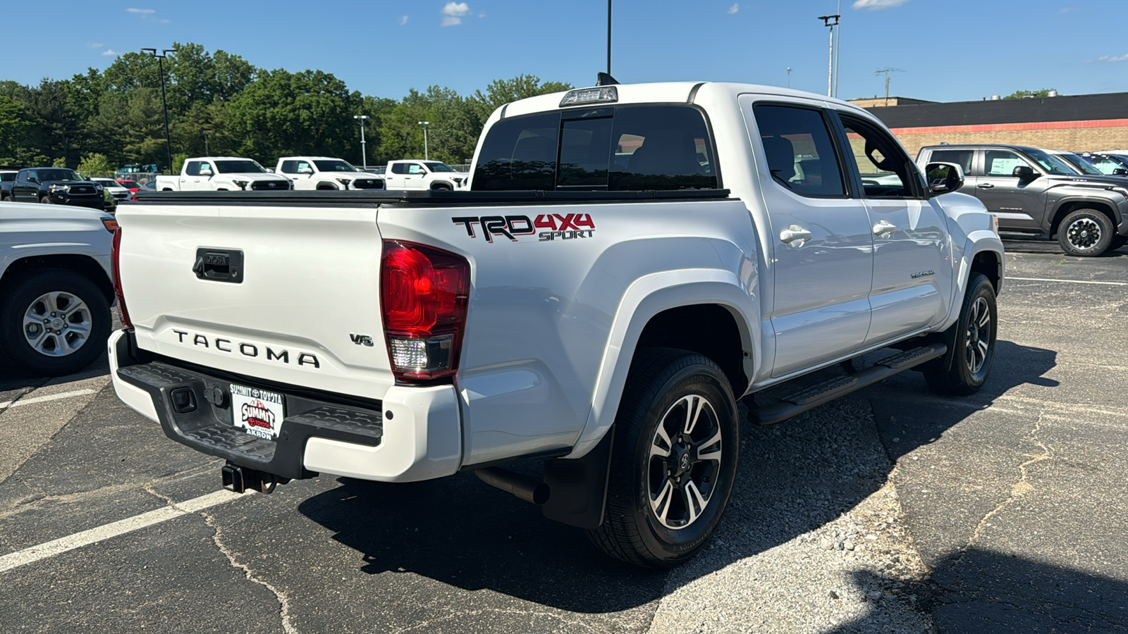 2017 Toyota Tacoma TRD Sport 10