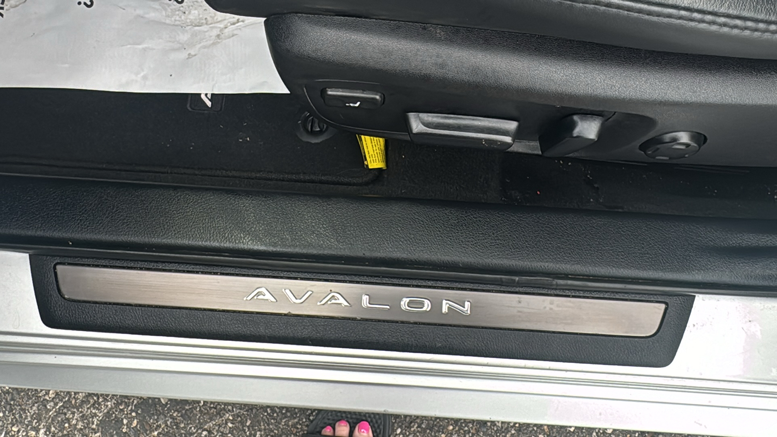 2014 Toyota Avalon Limited 38