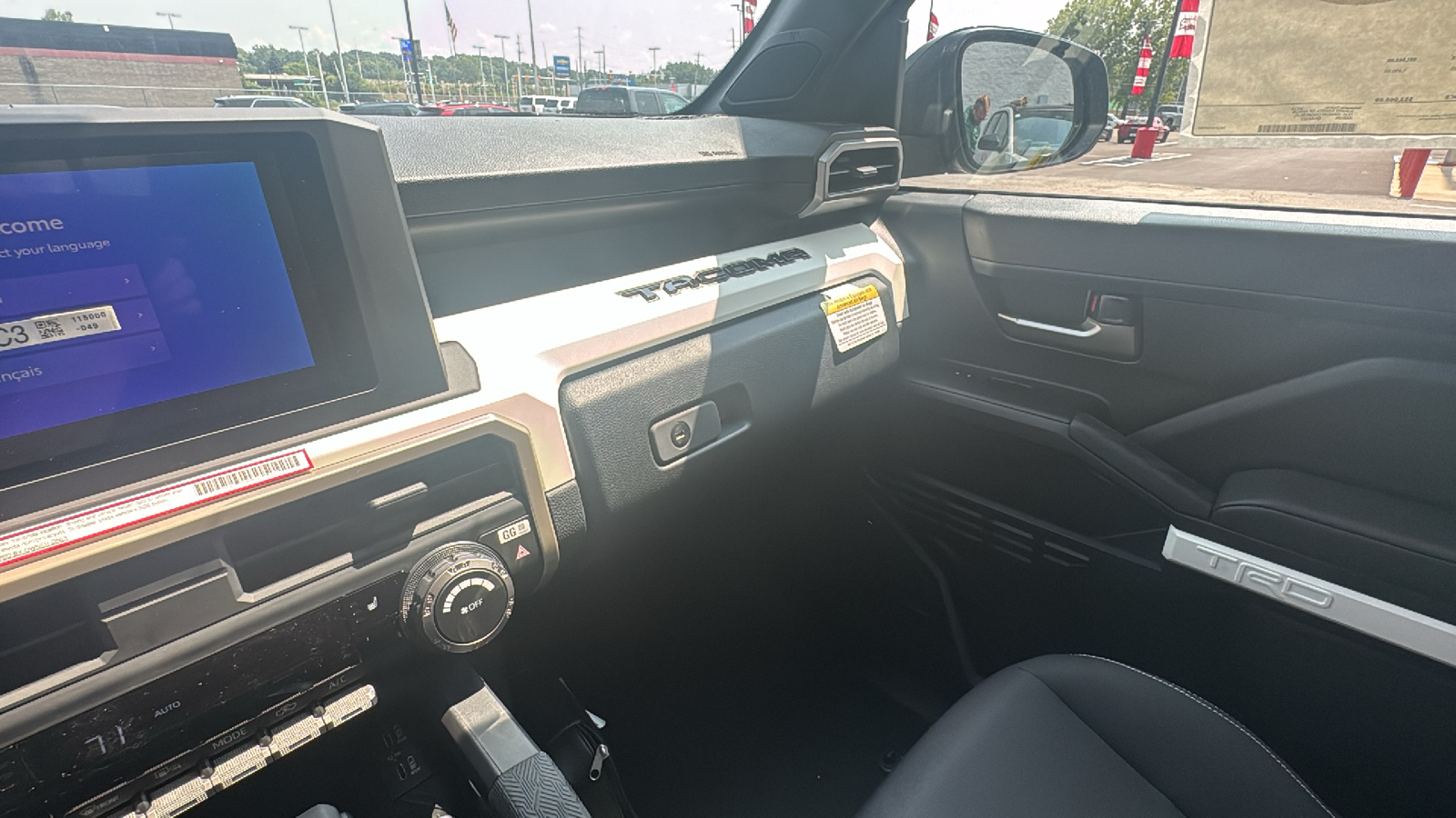 2024 Toyota Tacoma Hybrid TRD Off Road 17