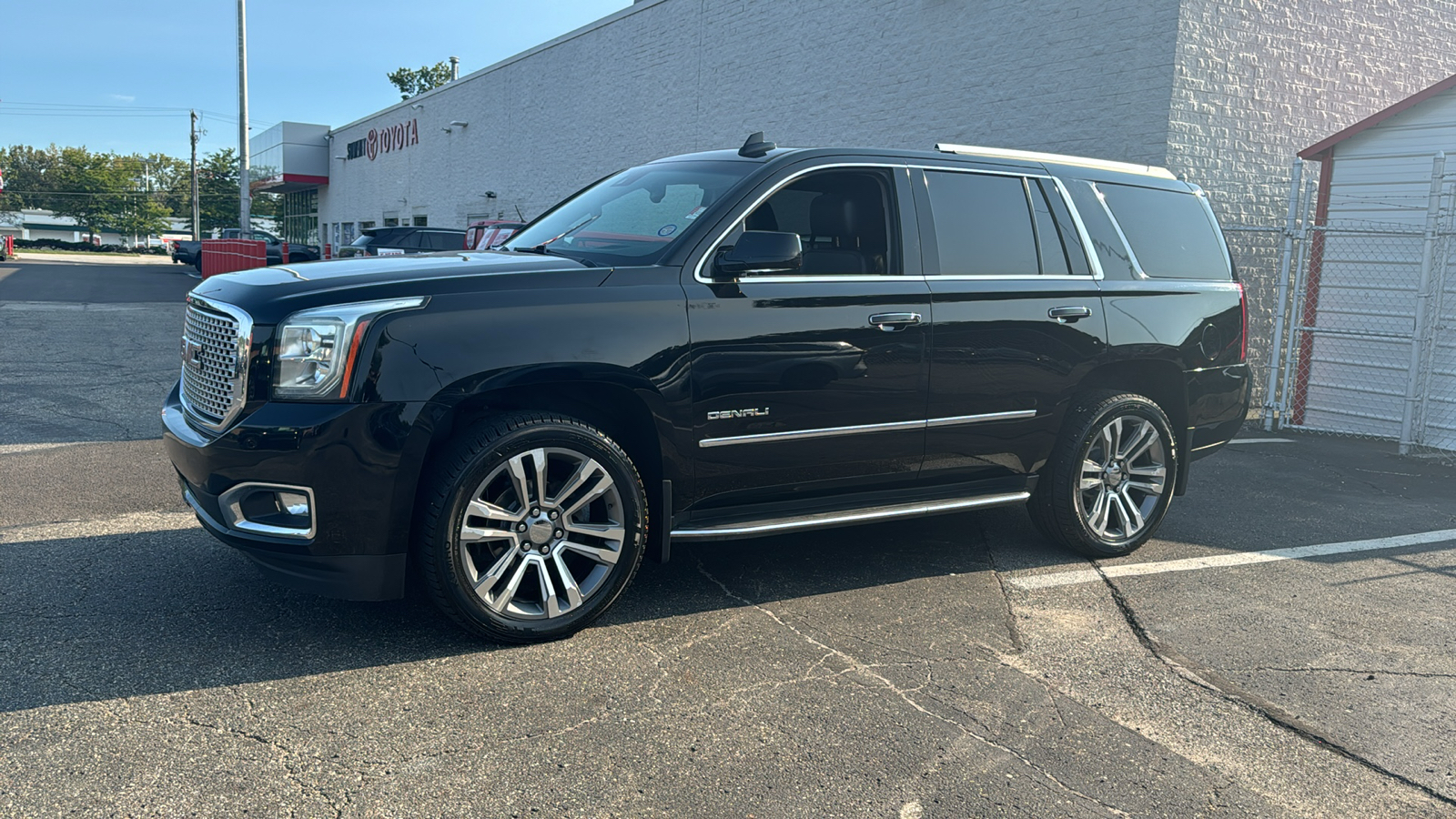 2016 GMC Yukon Denali 3