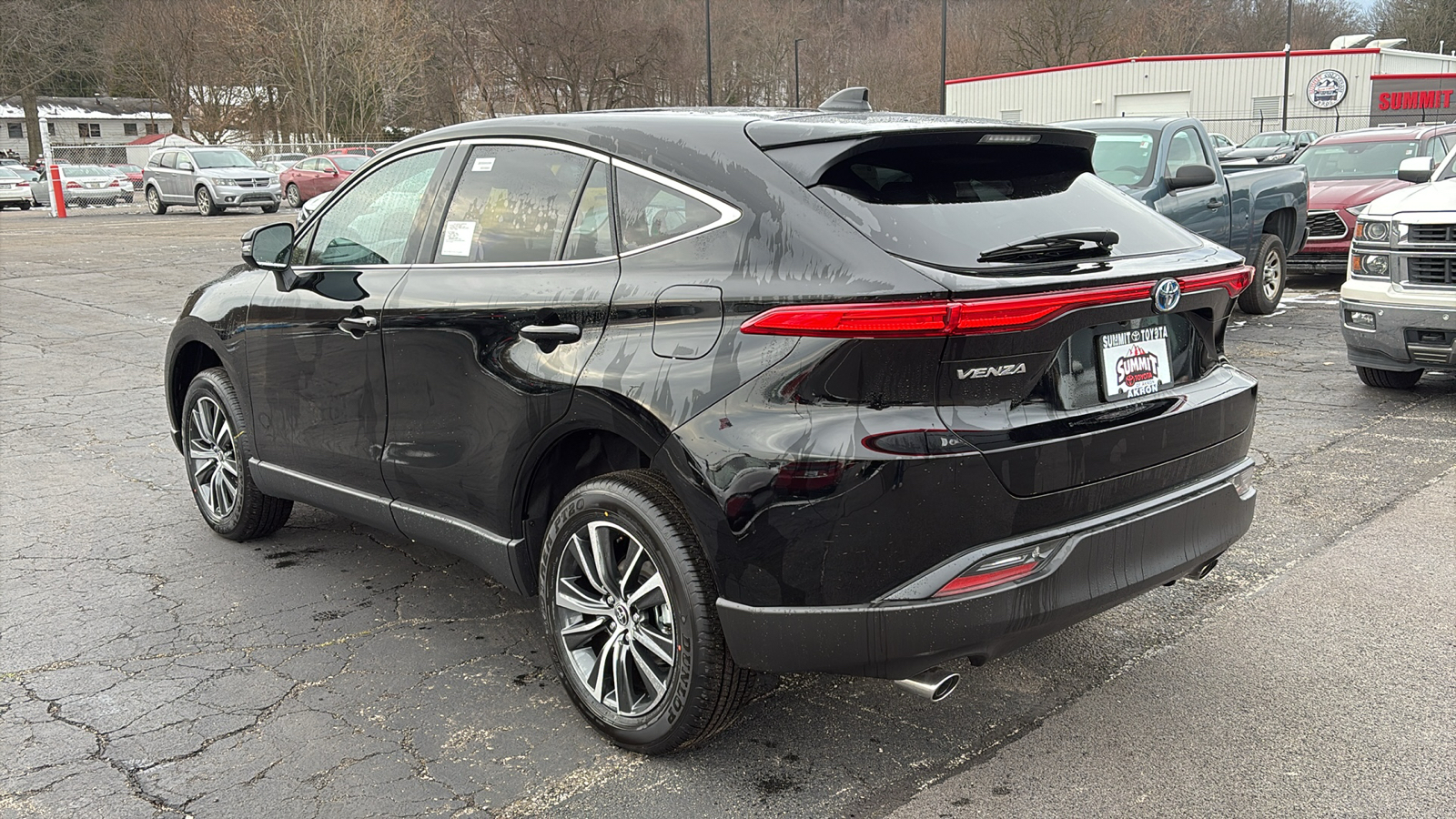 2024 Toyota Venza LE 3