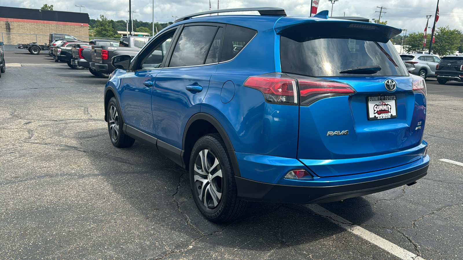 2017 Toyota RAV4 LE 6