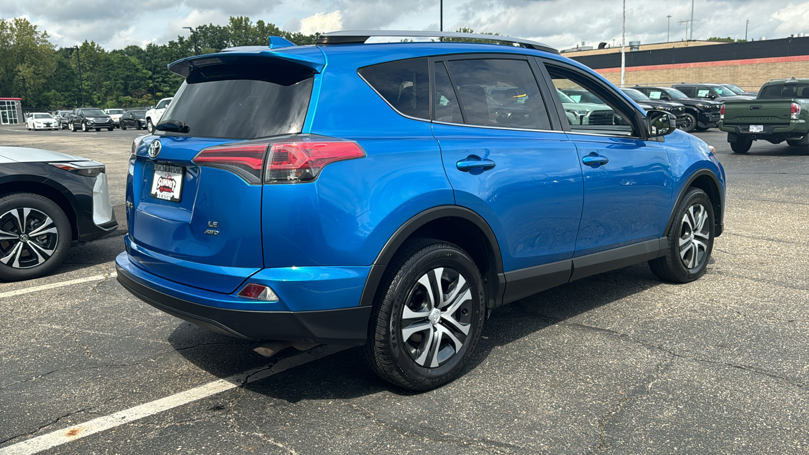 2017 Toyota RAV4 LE 8