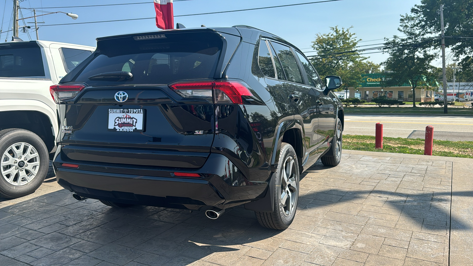 2024 Toyota RAV4 Prime SE 8