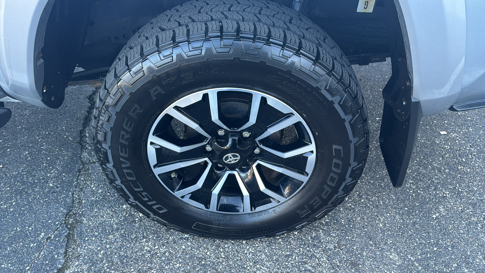 2020 Toyota Tacoma TRD Sport 14