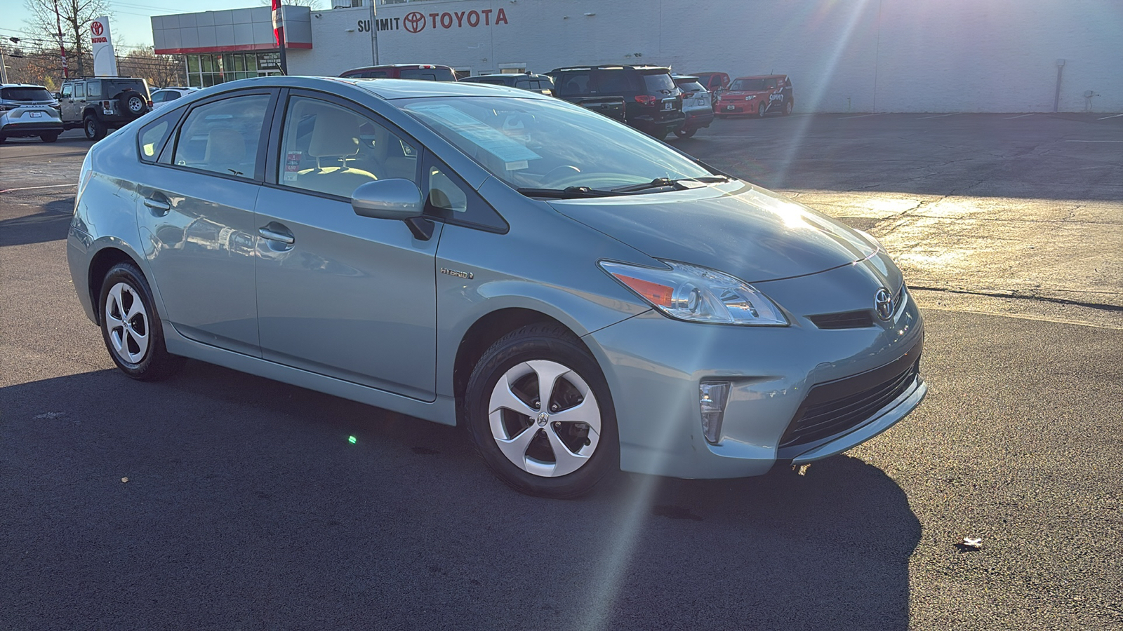 2013 Toyota Prius Two 27