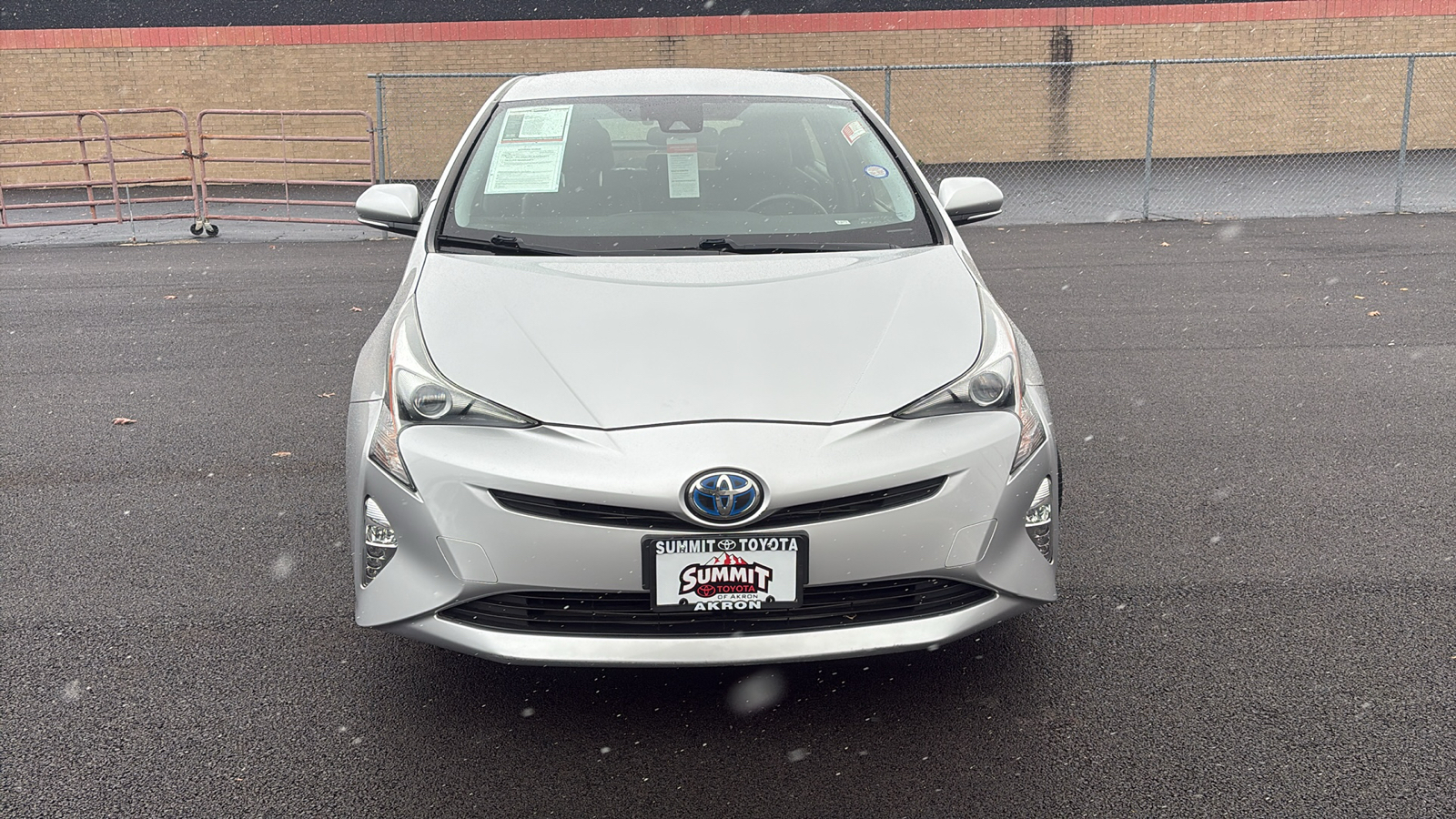 2016 Toyota Prius Three Touring 10