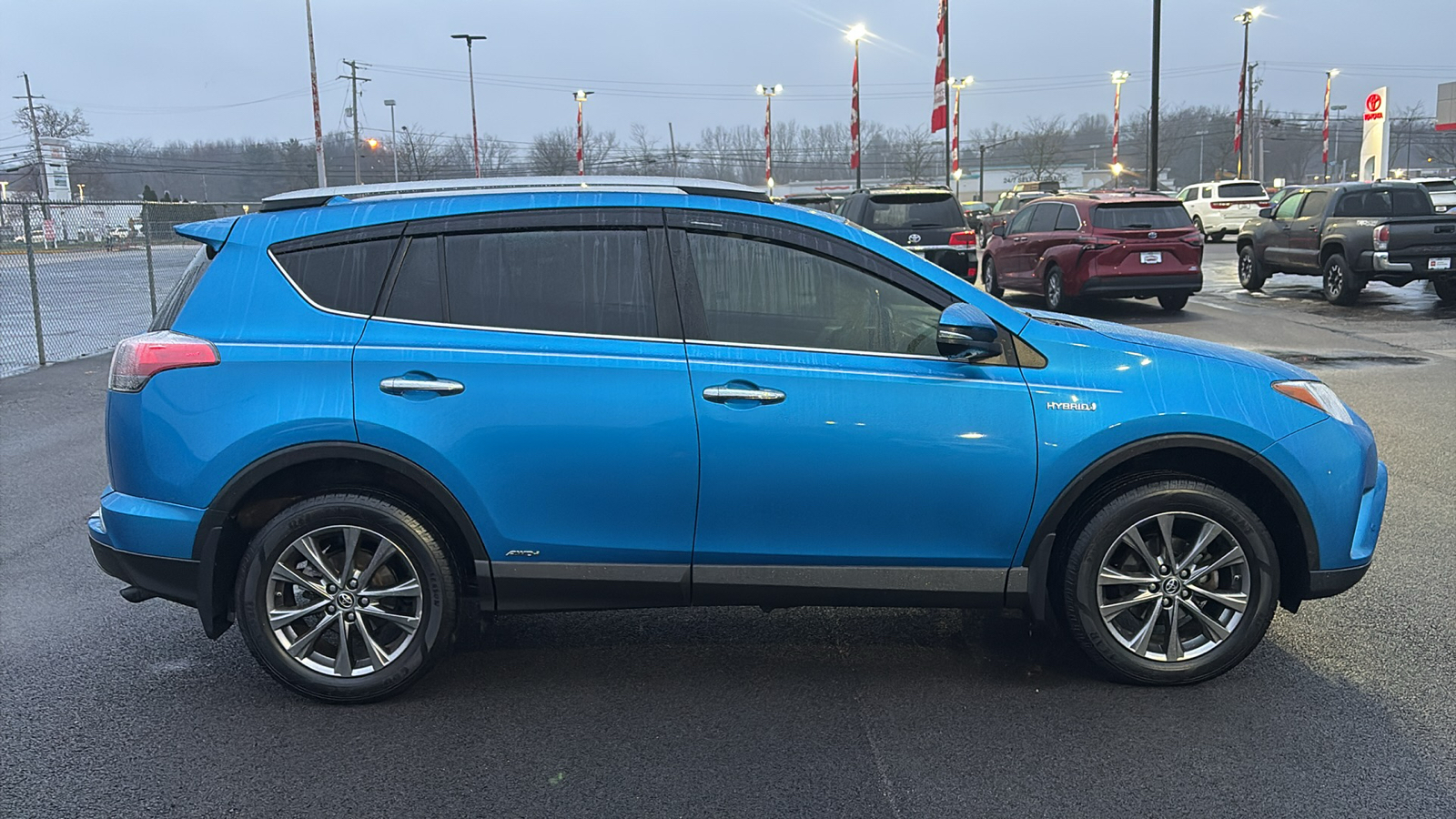 2018 Toyota RAV4 Hybrid Limited 9