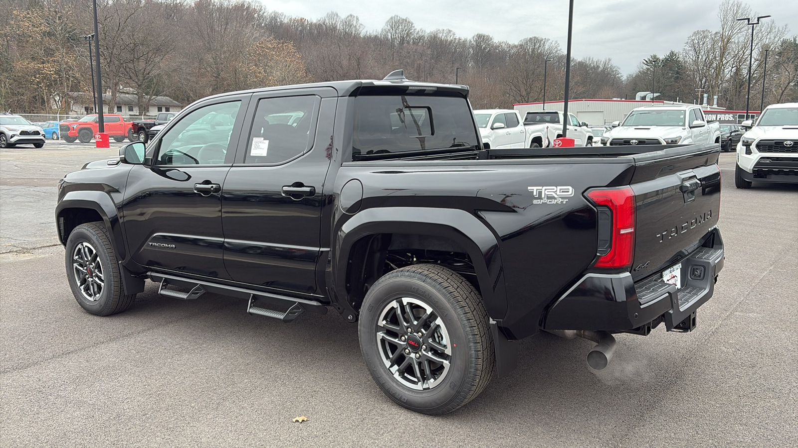 2024 Toyota Tacoma Hybrid TRD Sport 3