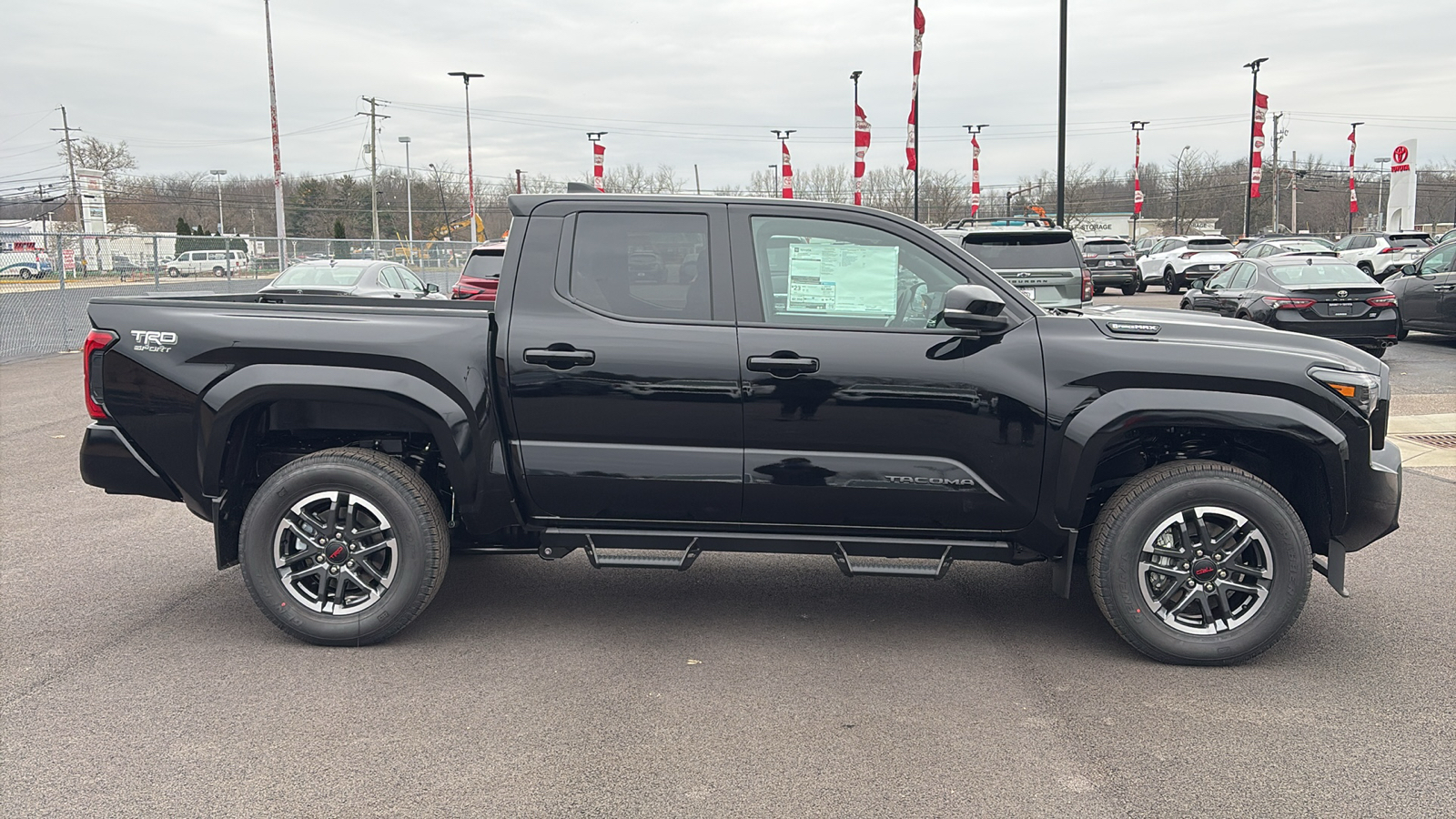 2024 Toyota Tacoma Hybrid TRD Sport 8