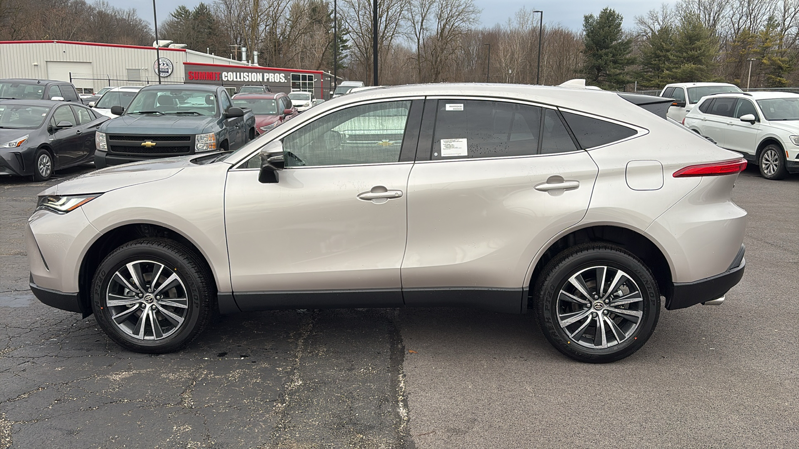 2024 Toyota Venza LE 2