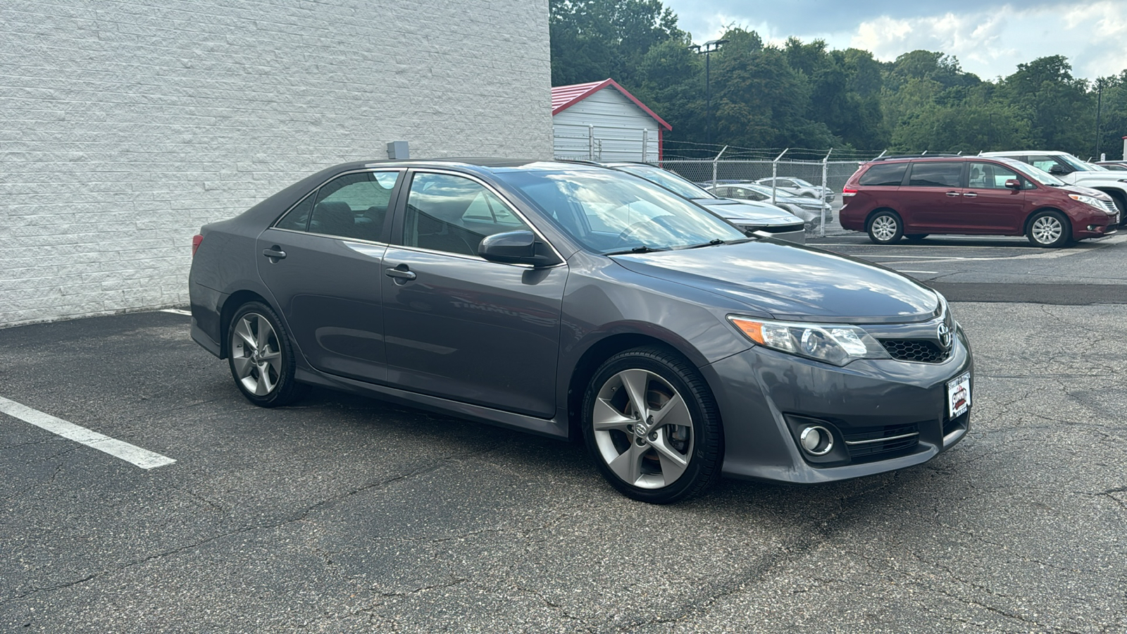 2014 Toyota Camry SE 1