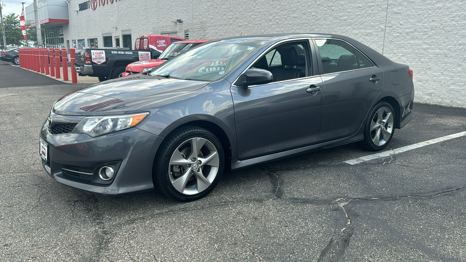 2014 Toyota Camry SE 3