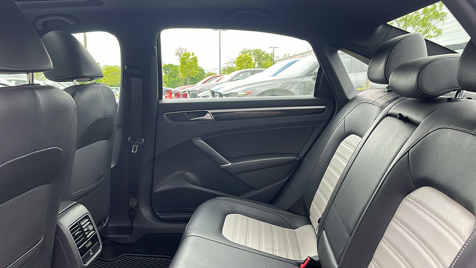 2018 Volkswagen Passat 3.6L V6 GT 26