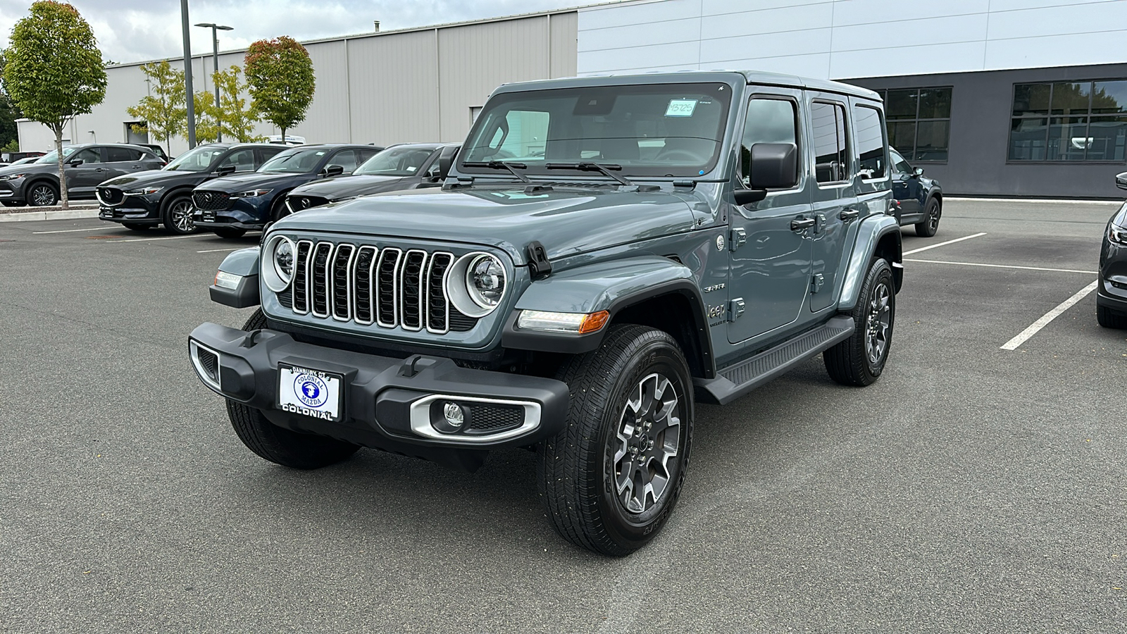 2024 Jeep Wrangler Sahara 8