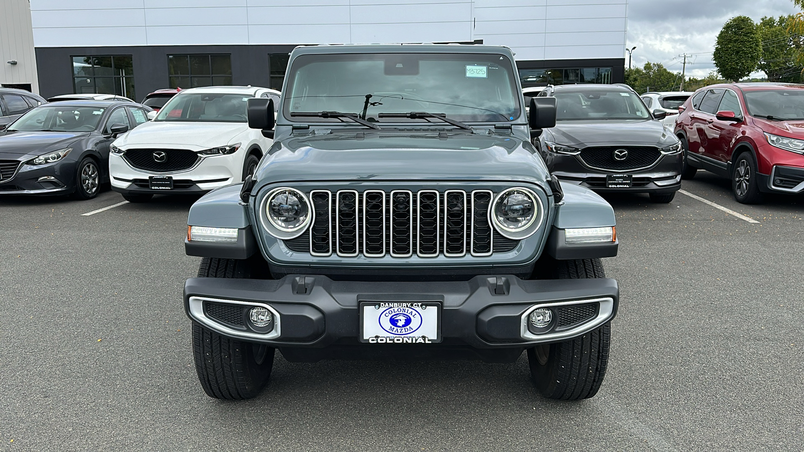 2024 Jeep Wrangler Sahara 9