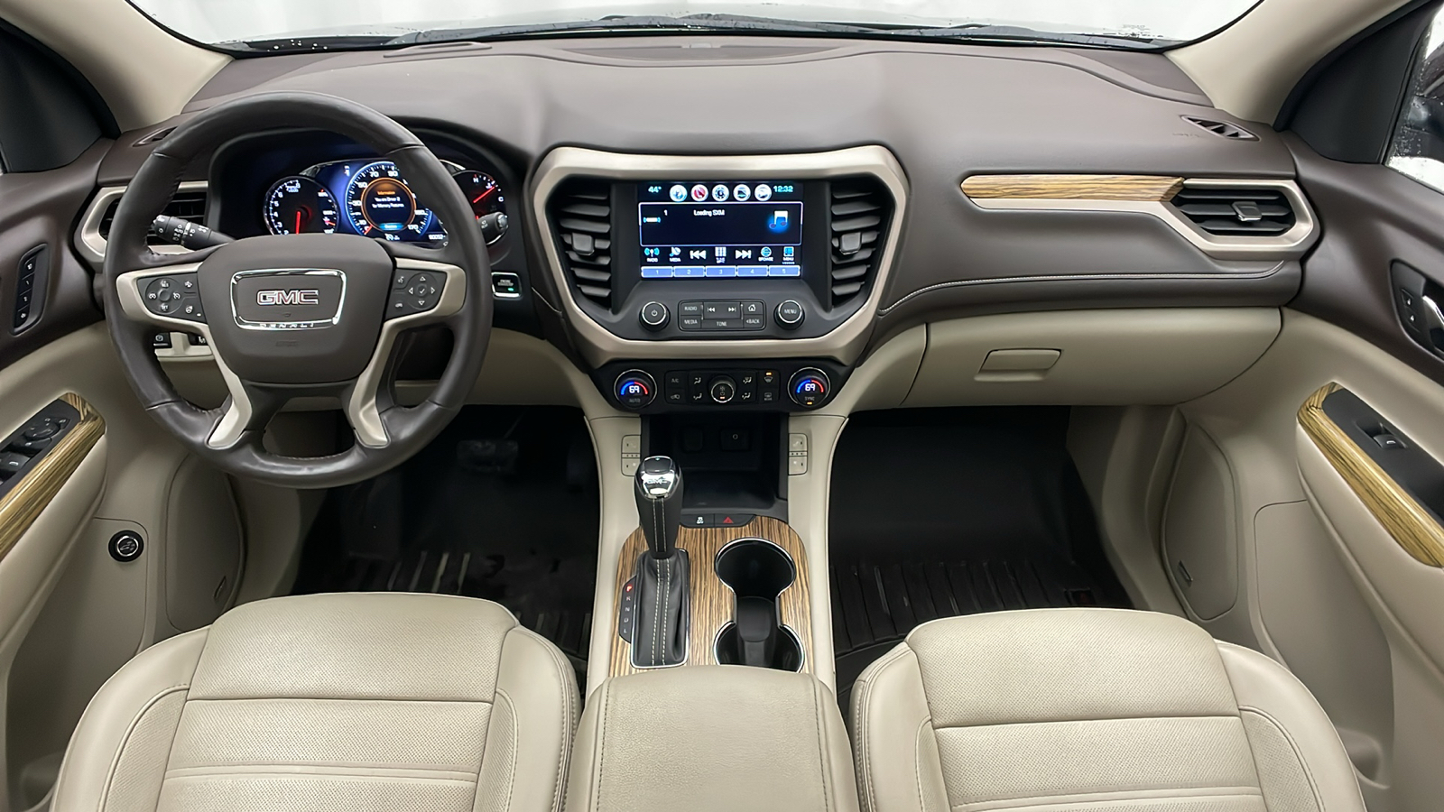 2017 GMC Acadia Denali 6