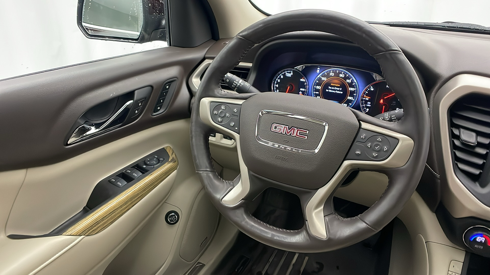 2017 GMC Acadia Denali 7