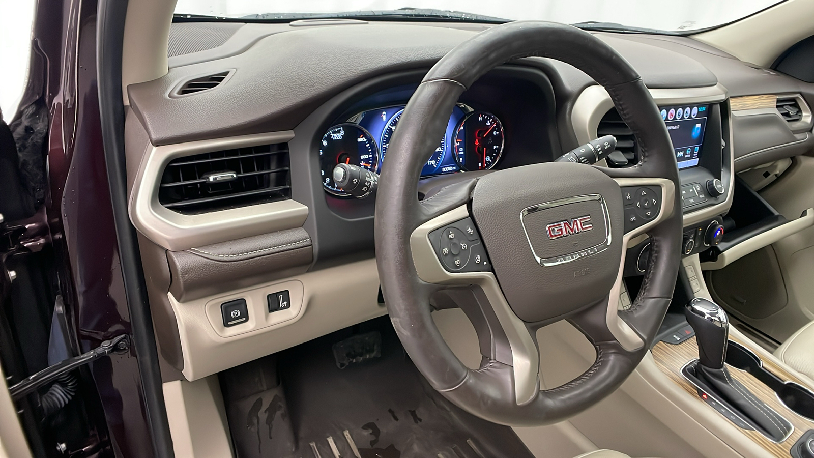 2017 GMC Acadia Denali 13