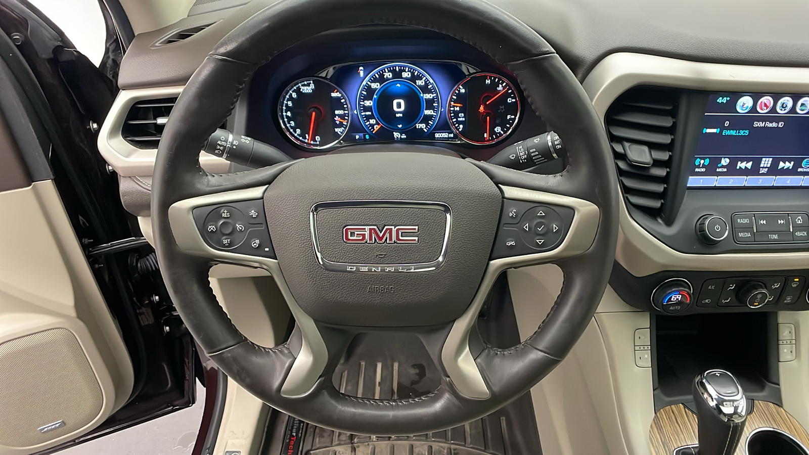 2017 GMC Acadia Denali 16