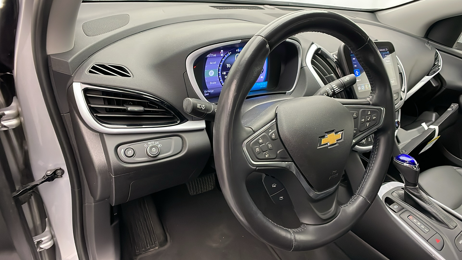 2019 Chevrolet Volt LT 12