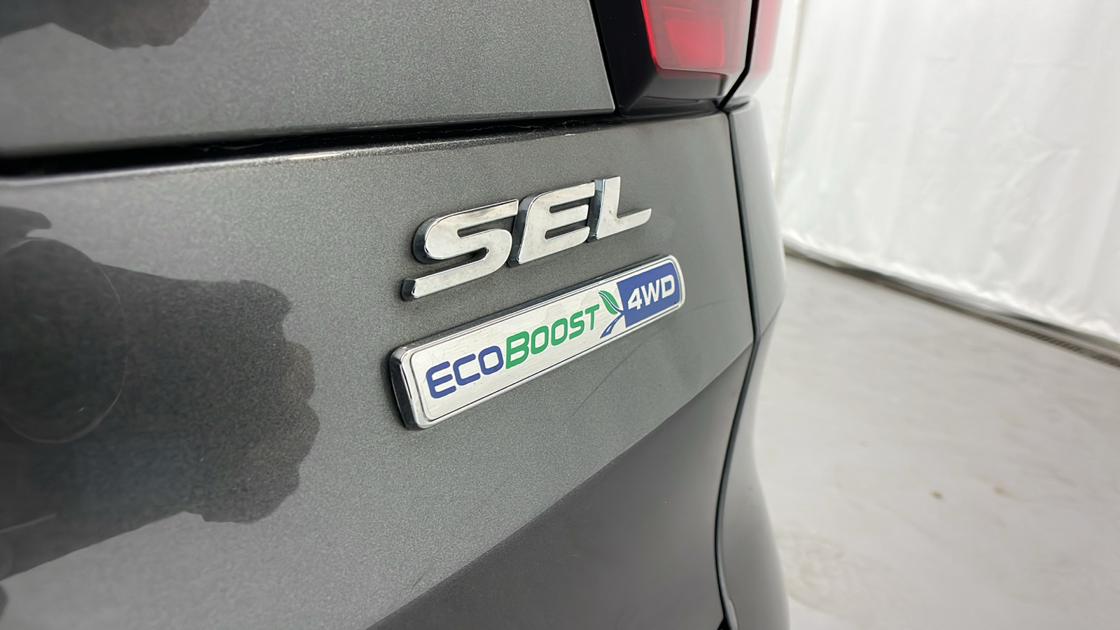 2019 Ford Escape SEL 34