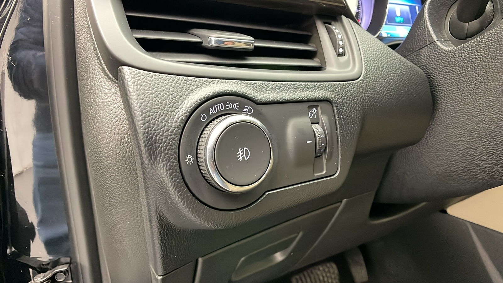 2019 Buick Envision Essence 13