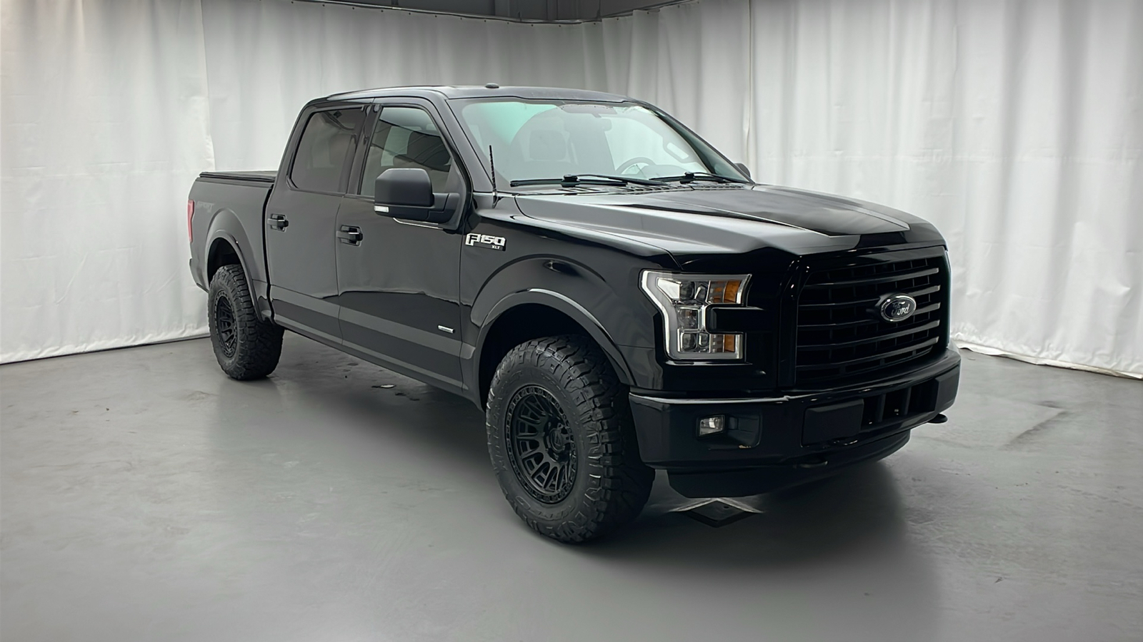 2016 Ford F-150 XLT 2