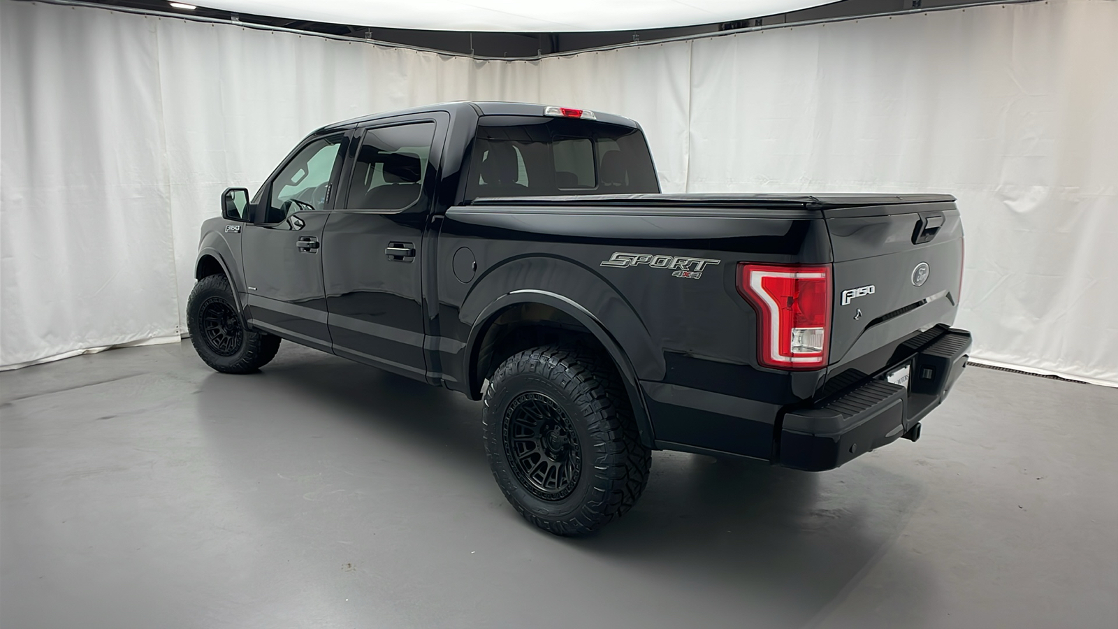 2016 Ford F-150 XLT 30