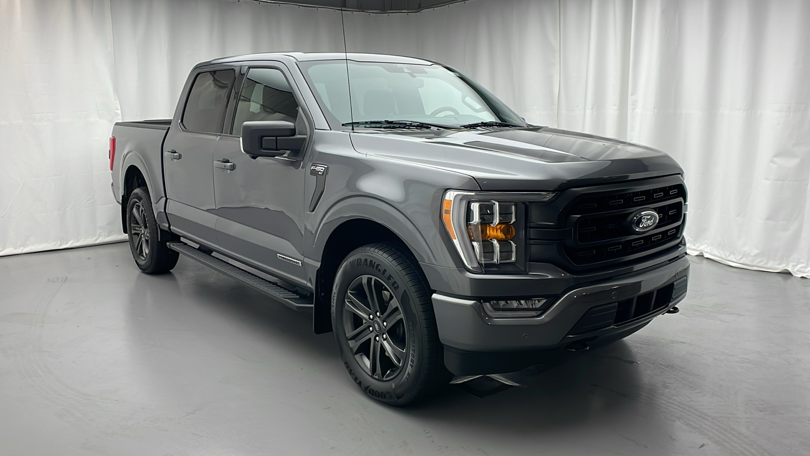 2021 Ford F-150 XLT 2