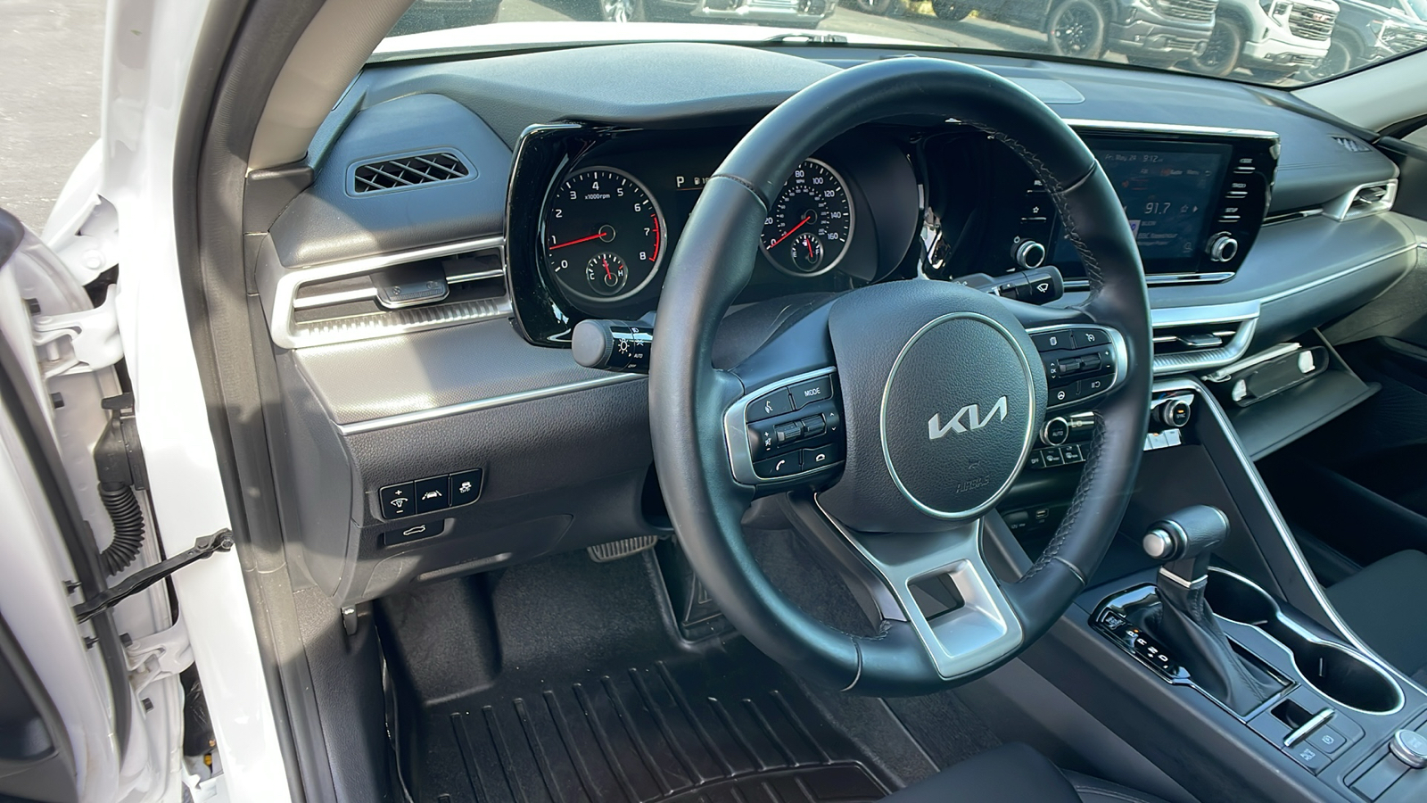 2022 Kia K5 LXS 10